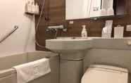 Toilet Kamar 6 Kuretake Inn Premium Meieki Minami