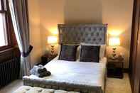 Bedroom Beautiful 4-bed Villa in Glasgow