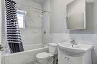 In-room Bathroom DestinationStays-University of Montreal