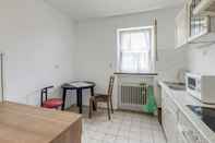 ห้องนอน Charming Apartment in Fuldabrück With Garden