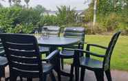 Ruang untuk Umum 2 Nice Holiday Home in Gramsbergen on Family Park