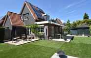 Common Space 6 Enticing Holiday Home in Oude With Garden