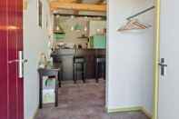 Bar, Kafe, dan Lounge Enticing Holiday Home in Eastermar near Burgumer Mar Lake