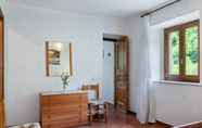 Kamar Tidur 4 Sun-kissed Farmhouse in Fosciandora With Swimming Pool