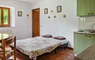 Kamar Tidur 2 Sun-kissed Farmhouse in Fosciandora With Swimming Pool