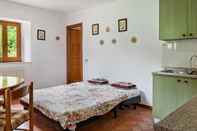 Kamar Tidur Sun-kissed Farmhouse in Fosciandora With Swimming Pool