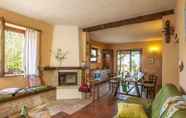 Ruang untuk Umum 7 Apartment in Montemaggiore With Views From Hills to Sea