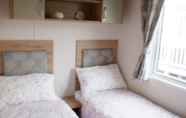 Kamar Tidur 5 Luxury 2 Bedroom Caravan at Mersea Island Holiday