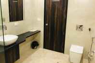 In-room Bathroom Royal Palace Hapur
