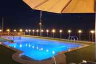 Swimming Pool Blue Road Town Pension-Crystal