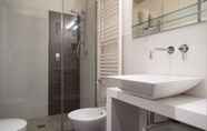 In-room Bathroom 7 Welcoming Place in Ticinese/Darsena District