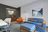 Common Space Courtyard by Marriott Hamilton