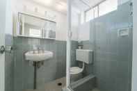 In-room Bathroom Bright And Sunny Studio Apartment