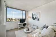 Common Space Bright And Sunny Studio Apartment