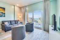 Common Space Madeira Bay Resort I 1604 Brand new With Amazing Gulf View!