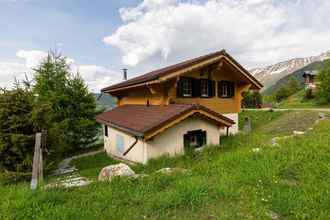 Exterior 4 Relaxing Sauna Chalet for 6