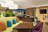 Lobby Home2 Suites by Hilton Lewisburg