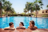 Swimming Pool R&H 3BR Villa in RAK Beach Access 172