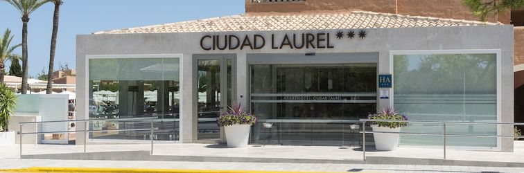 外部的 Aparthotel Ciudad Laurel