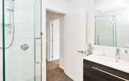 In-room Bathroom 6 Salisbury Style-ChristchurchHolidayHomes