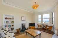 Common Space Forthview - Traditional 2 Bedroom Apartment