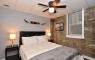 Kamar Tidur 2 Modern Meets Vintage! Renovated 1 BR in Milwaukee