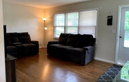 Common Space 2 Spacious, Cozy 2 bed Home Near the Stadiums!