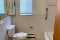 In-room Bathroom Modern, Homey 2-bedroom in Toledo