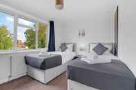 Bedroom Heathrow Living St Annes Svcs Hse 5 BDRM