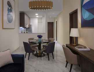 Bedroom 2 Avani + Palm View Dubai Hotel & Suites