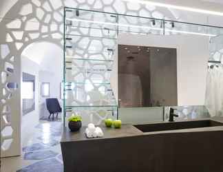 Lobi 2 Grace Hotel Santorini, Auberge Resorts Collection