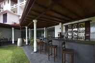 Bar, Cafe and Lounge Berjaya Hotel Colombo