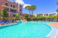 Swimming Pool Hotel San Valentino