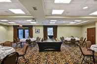 Functional Hall Hampton Inn and Suites New Hartford/Utica