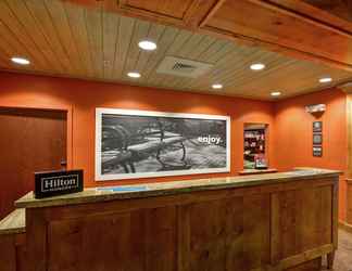 Lobby 2 Hampton Inn and Suites New Hartford/Utica