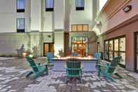 Common Space Hampton Inn and Suites New Hartford/Utica