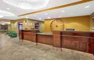 Lobby 3 La Quinta Inn & Suites by Wyndham Dickinson