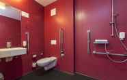 In-room Bathroom 4 Mk Hotel London