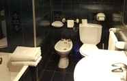 Toilet Kamar 5 Iberflat Hotel Marynton