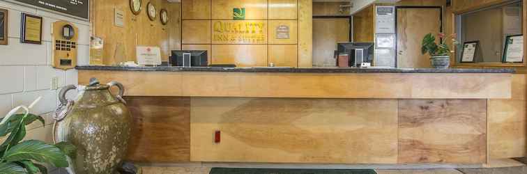 Lobi Quality Inn Quesnel