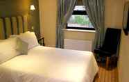 Bedroom 2 Newcastle Jesmond Hotel
