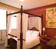 Bedroom 6 Highwayman Hotel