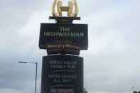 Exterior Highwayman Hotel