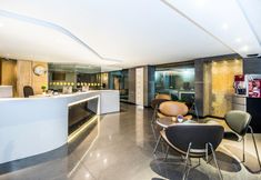 로비 4 Lloyd's Apartasuites Parque 93