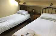 Kamar Tidur 3 Autumn Leaves Guest House