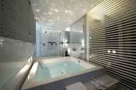 Swimming Pool Hotel D120