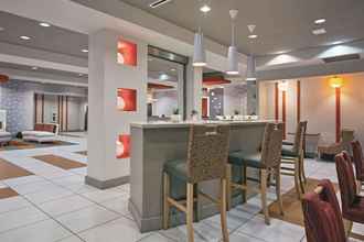 Lobi 4 La Quinta Inn & Suites by Wyndham Harrisburg-Hershey