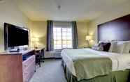 Bedroom 6 Cobblestone Hotel & Suites - Wayne