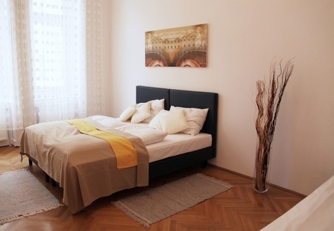 Bedroom CheckVienna Edelhof Apartments