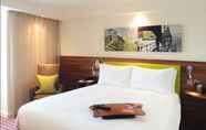 Bedroom 6 Hampton by Hilton Birmingham Broad Street